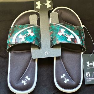 NEW Under Armour Boys Slides (Black / Green) - 2 Youth